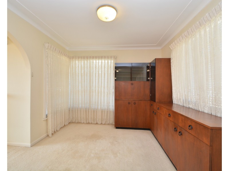 4 Weatherley Street, Booragul NSW 2284