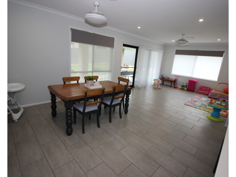 12 Mima Street, Fletcher NSW 2287