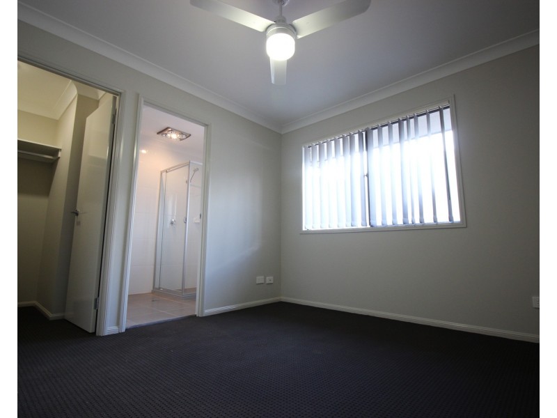 17 Medina Place, Cameron Park NSW 2285