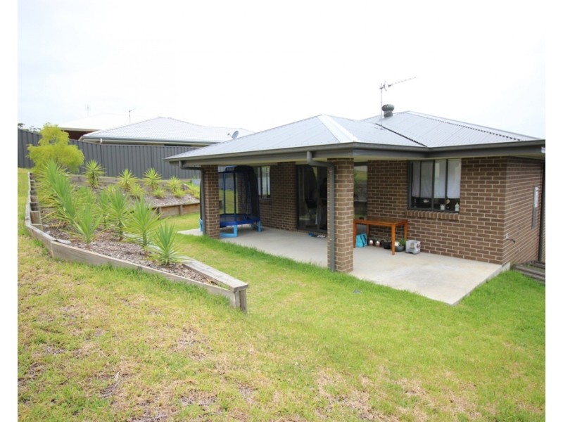17 Medina Place, Cameron Park NSW 2285