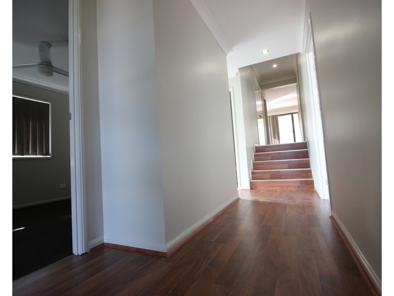 17 Medina Place, Cameron Park NSW 2285