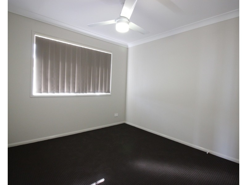 17 Medina Place, Cameron Park NSW 2285