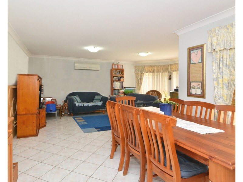 15 Grove Place, Cameron Park NSW 2285