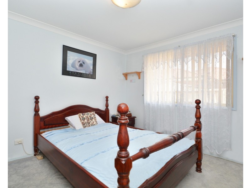 15 Grove Place, Cameron Park NSW 2285