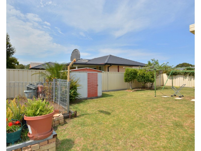 15 Grove Place, Cameron Park NSW 2285