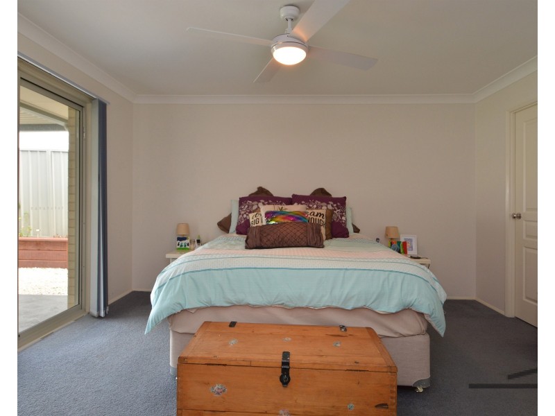 10 Foveaux Street, Cameron Park NSW 2285