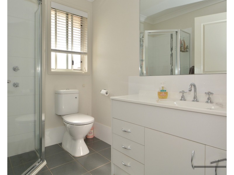 10 Foveaux Street, Cameron Park NSW 2285