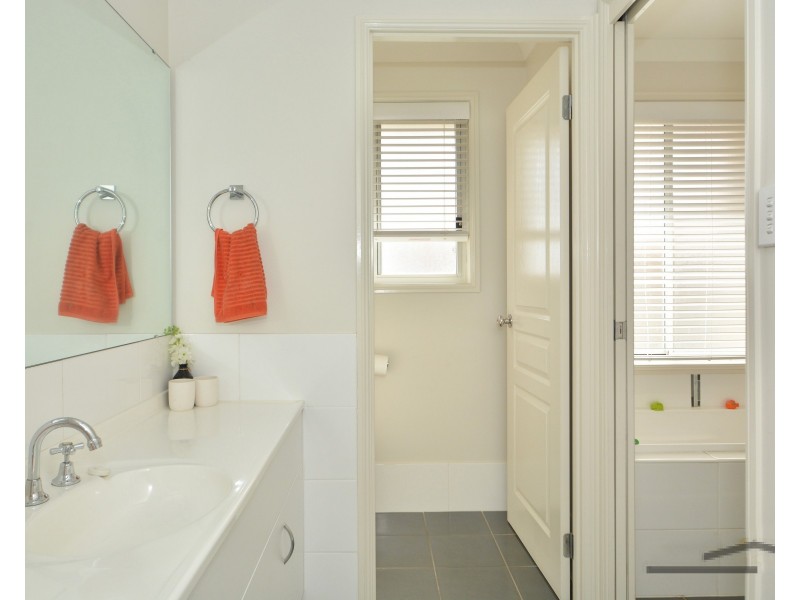 10 Foveaux Street, Cameron Park NSW 2285