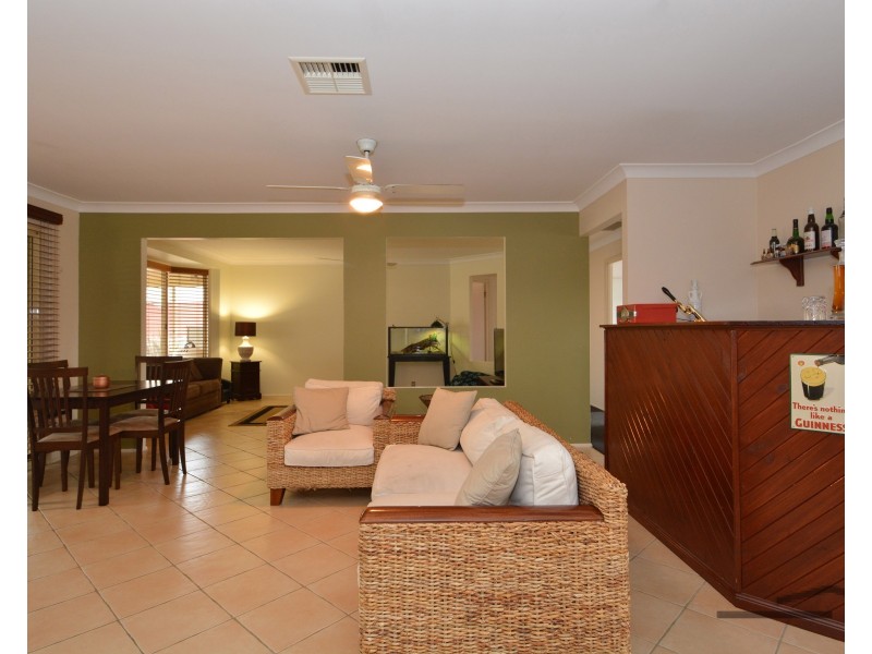 52 Springvale Circuit, Cameron Park NSW 2285