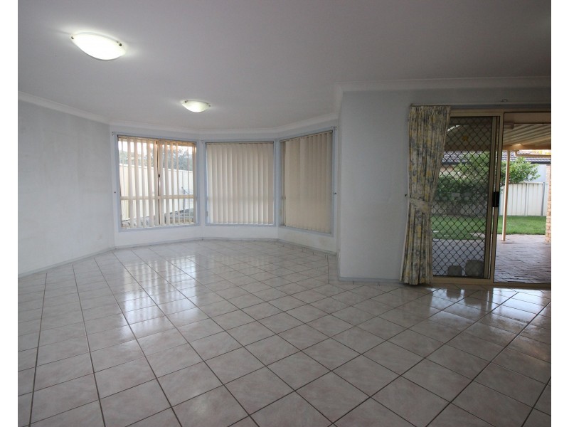 15 Grove Place, Cameron Park NSW 2285