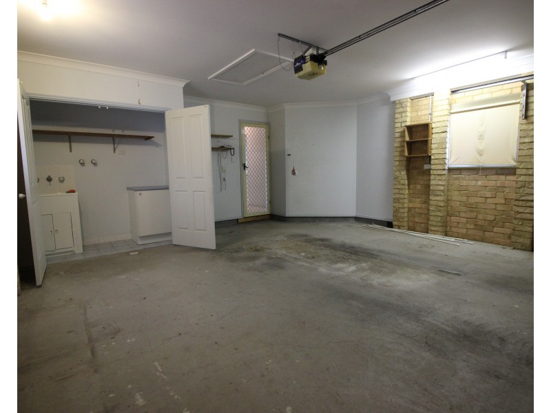 15 Grove Place, Cameron Park NSW 2285