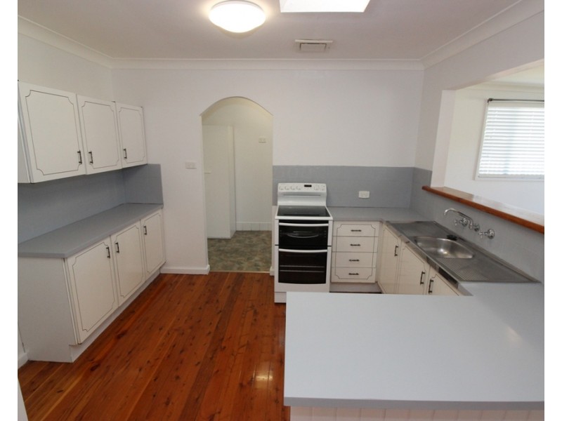 33 Renfrew Crescent, Edgeworth NSW 2285