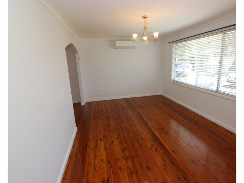 33 Renfrew Crescent, Edgeworth NSW 2285