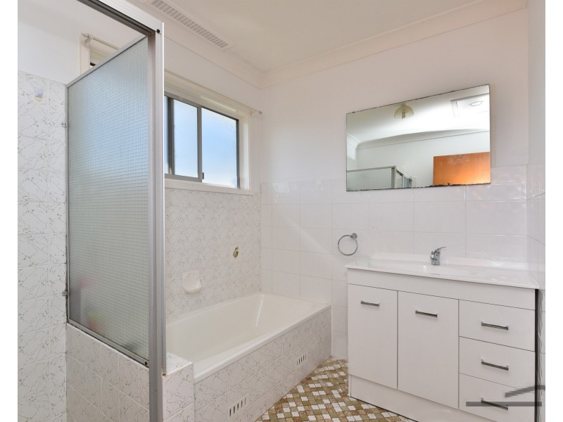 807  Main Road, Edgeworth NSW 2285