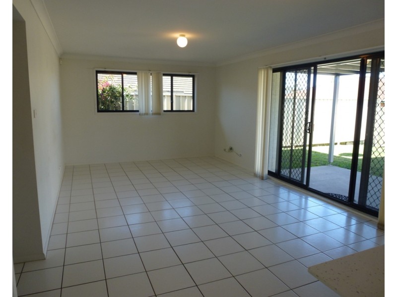 20 Lakeaire Circuit, Cameron Park NSW 2285