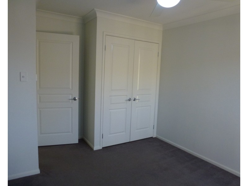 20 Lakeaire Circuit, Cameron Park NSW 2285