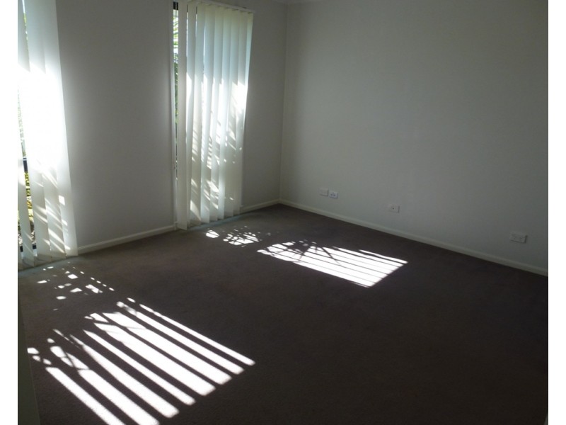 20 Lakeaire Circuit, Cameron Park NSW 2285
