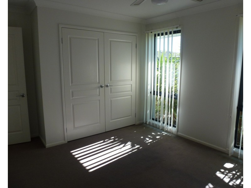 20 Lakeaire Circuit, Cameron Park NSW 2285