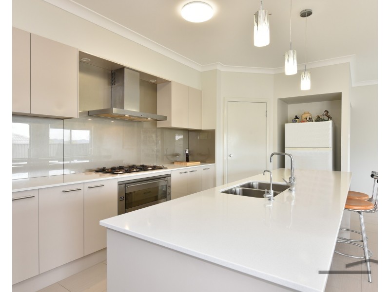 30 Boyne Crescent, Cameron Park NSW 2285