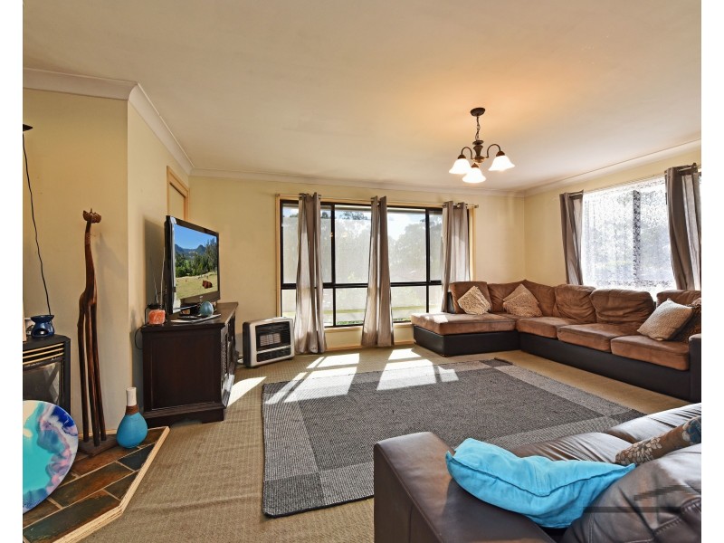 60 Haddington Drive, Cardiff South NSW 2285