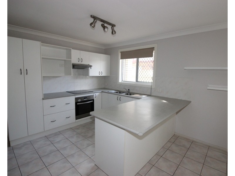 8 Calancra Avenue, Cameron Park NSW 2285