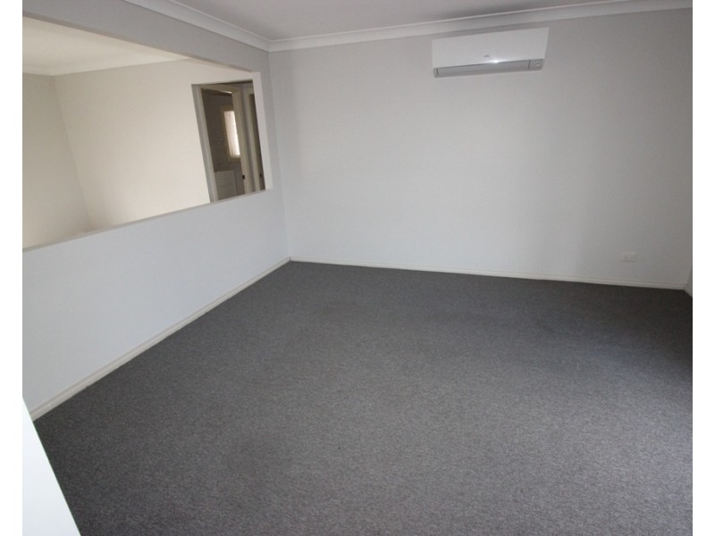 8 Calancra Avenue, Cameron Park NSW 2285