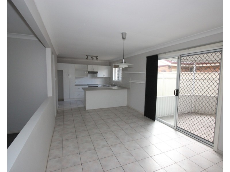 8 Calancra Avenue, Cameron Park NSW 2285
