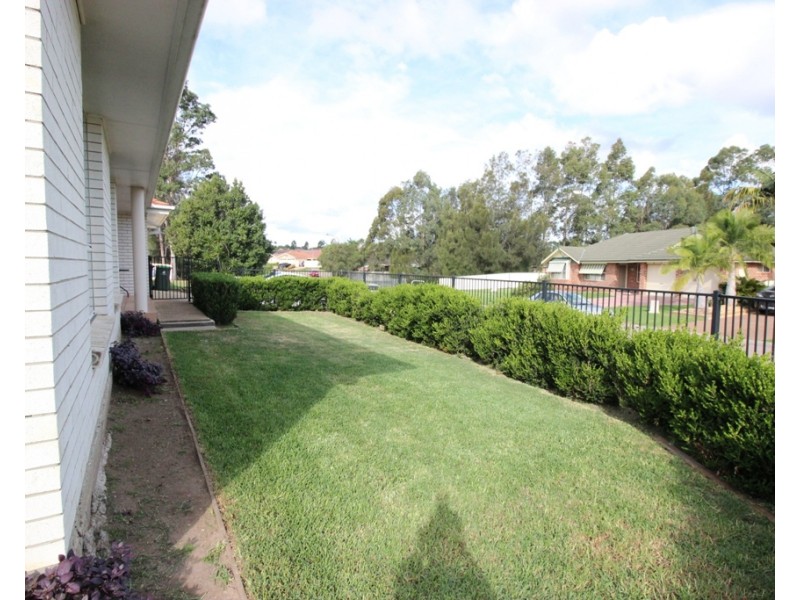 8 Calancra Avenue, Cameron Park NSW 2285