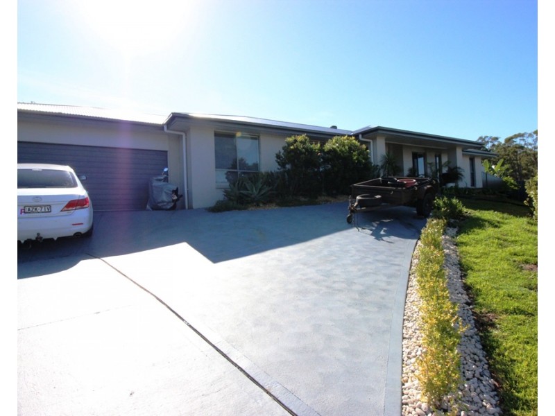 25 Medina Place, Cameron Park NSW 2285