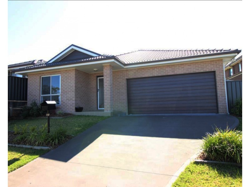 32 Shipley Street, Cameron Park NSW 2285