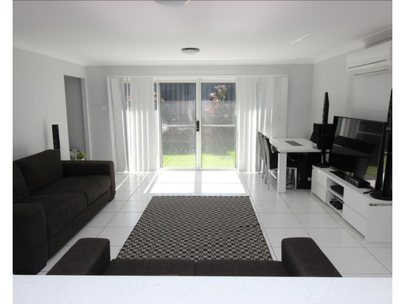 32 Shipley Street, Cameron Park NSW 2285