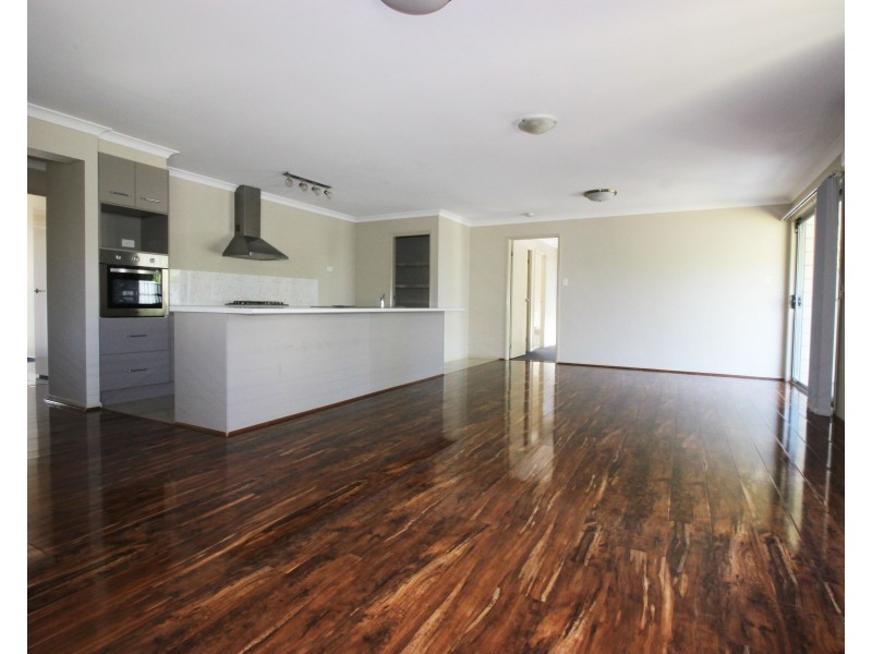 60 Constitution Drive, Cameron Park NSW 2285