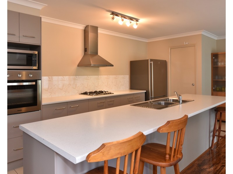 60 Constitution Drive, Cameron Park NSW 2285