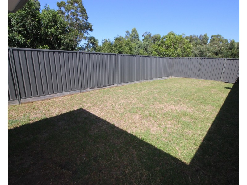 60 Constitution Drive, Cameron Park NSW 2285