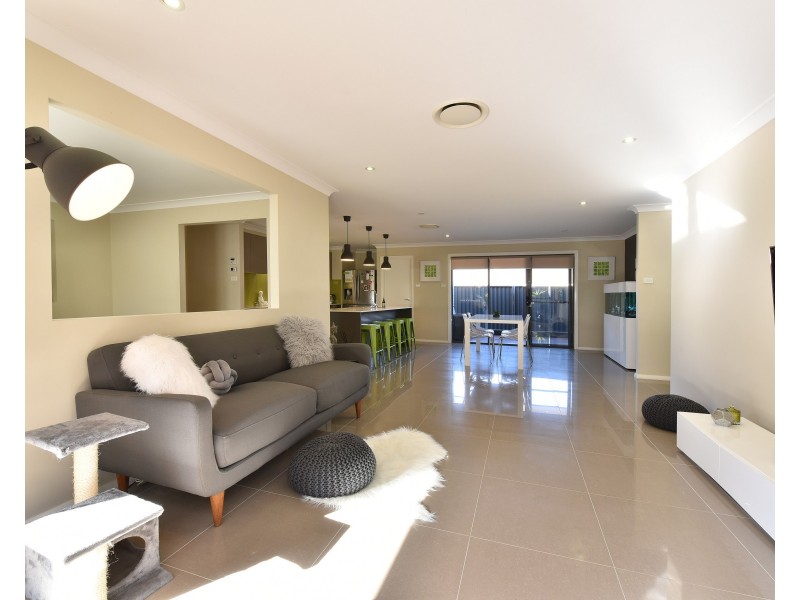36 Calancra Avenue, Cameron Park NSW 2285