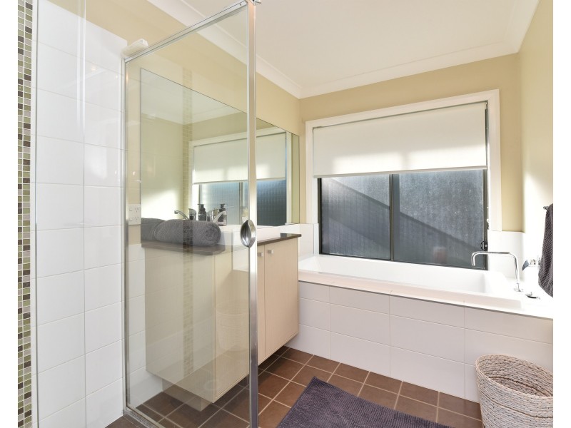 36 Calancra Avenue, Cameron Park NSW 2285