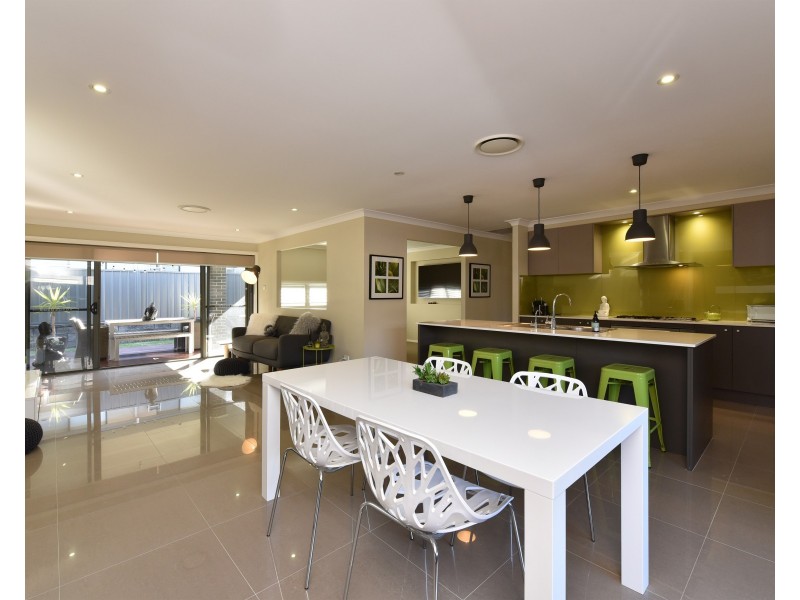 36 Calancra Avenue, Cameron Park NSW 2285