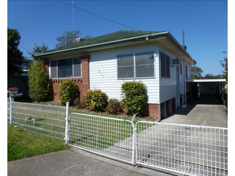311 Lake Road, Glendale NSW 2285