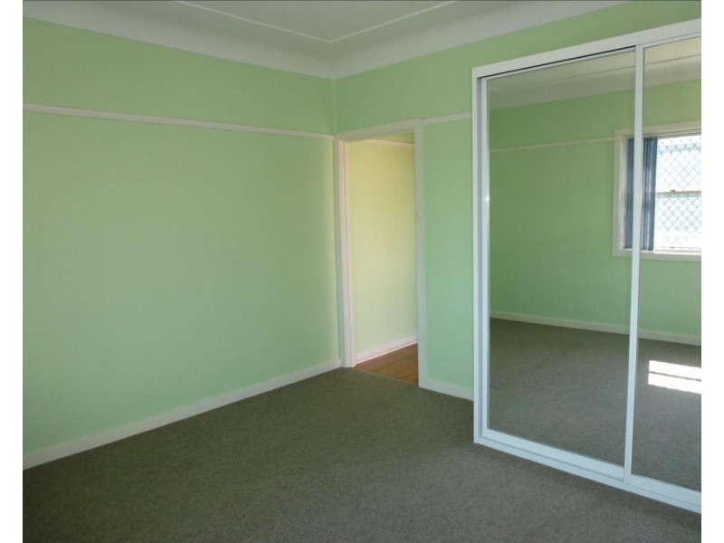 311 Lake Road, Glendale NSW 2285