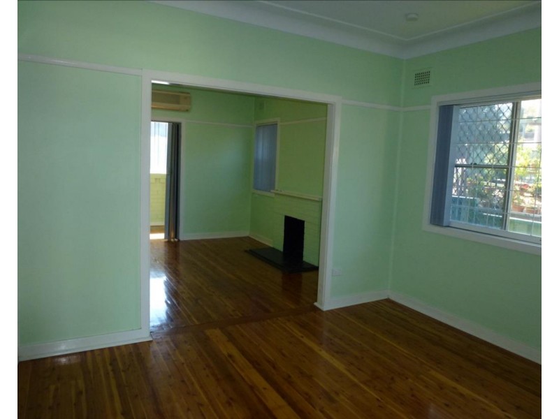 311 Lake Road, Glendale NSW 2285