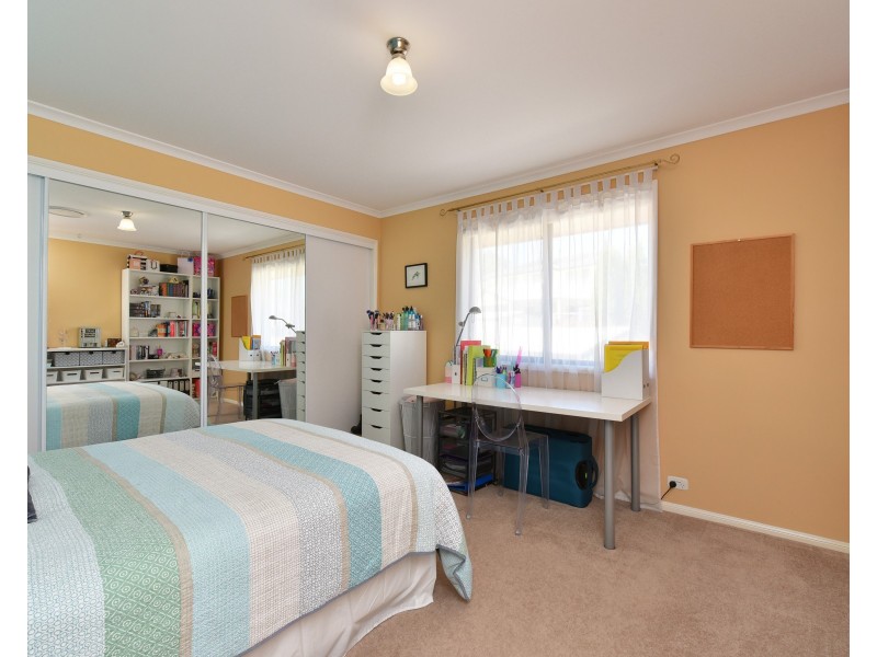 8 Morley Court, Cameron Park NSW 2285