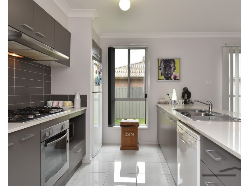 6 Galea Close, Cameron Park NSW 2285