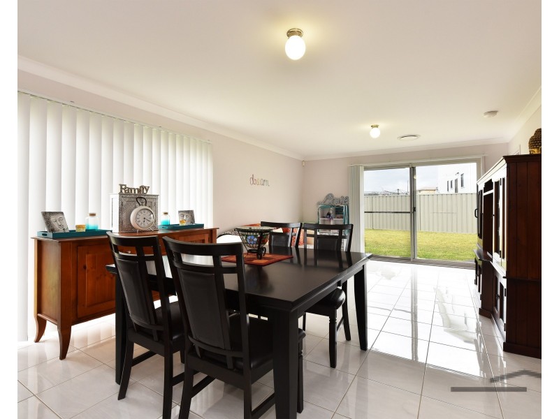 6 Galea Close, Cameron Park NSW 2285