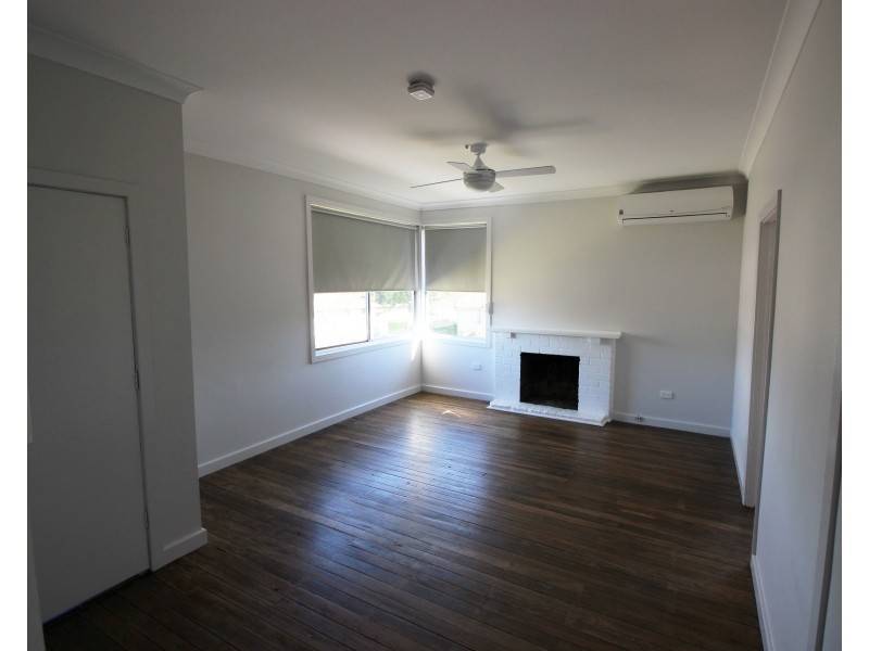 302 Lake Road, Glendale NSW 2285