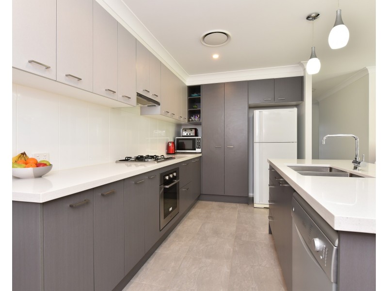 27 Medina Place, Cameron Park NSW 2285