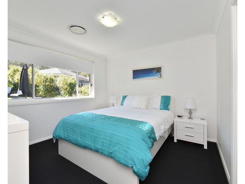 27 Medina Place, Cameron Park NSW 2285