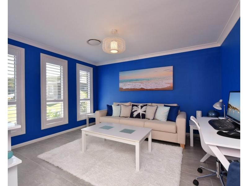 27 Medina Place, Cameron Park NSW 2285