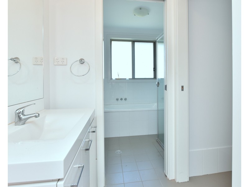 7/8 Angophora Drive, Warabrook NSW 2304