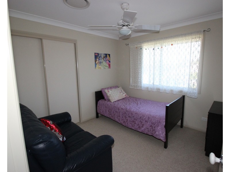 6 Redmond Circuit, Cameron Park NSW 2285