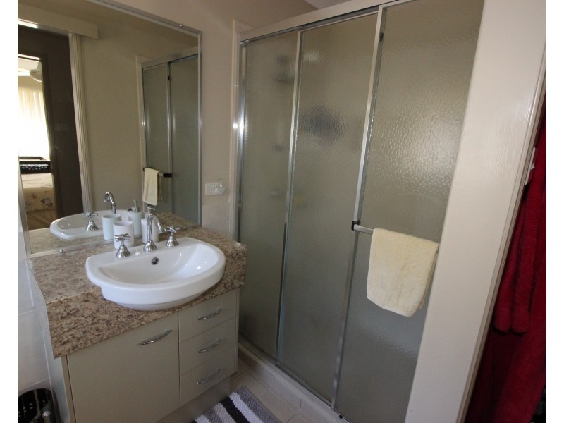 6 Redmond Circuit, Cameron Park NSW 2285